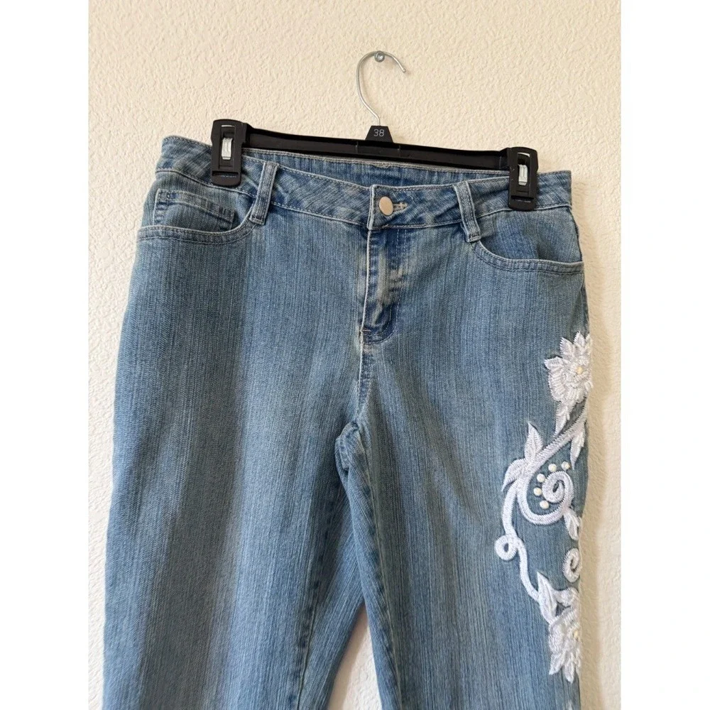 Boston Proper Womens Embroidered Capri Jeans Light Wash Floral Beaded Size 6